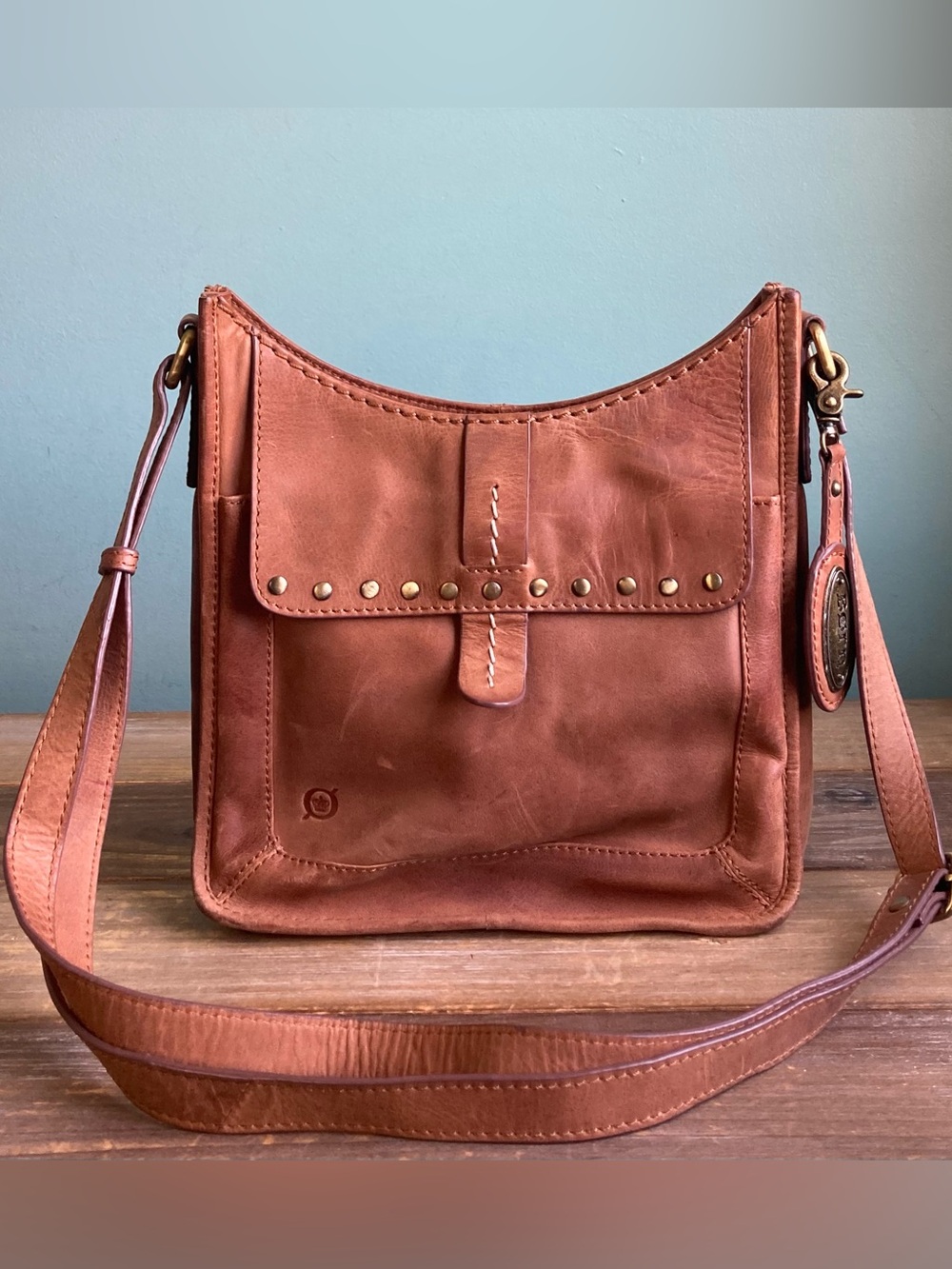 Børn Hampton Leather Crossbody Bag